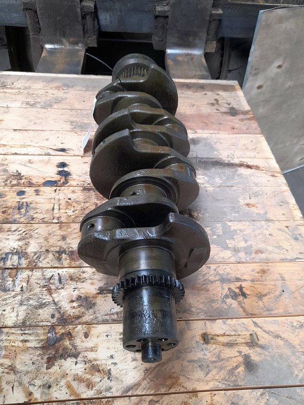 New Holland LB115 B Crankshaft - Construction Equipment Secondhand ...