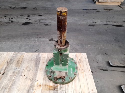 salg af John Deere 4755 LEFT Rear Half Axle