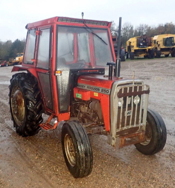 Massey Ferguson 250 tractor - Tractors Tractors and machines - Sales ...