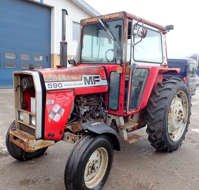 Massey Ferguson 590 tractor - Tractors Tractors and machines - Sales ...