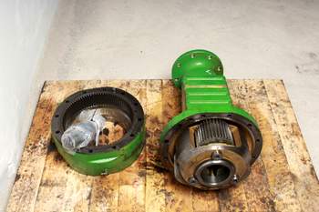 salg af John Deere 3640 LEFT Rear Half Axle