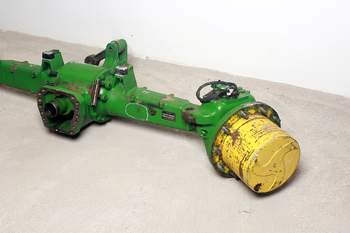 salg af John Deere 6155R  Disassembled front axle