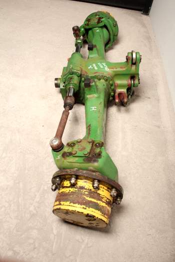 salg af John Deere 6920  Disassembled front axle