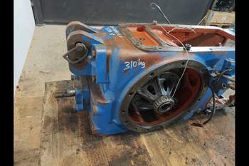 salg af New Holland 7840  Rear Transmission