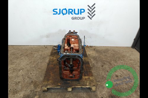 salg af New Holland 7840  Rear Transmission