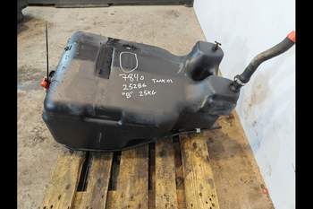 salg af New Holland 7840  Fuel tank