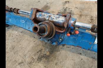 salg af New Holland 7840  Front Axle