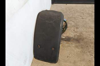 salg af New Holland 7840 LEFT Front Fender