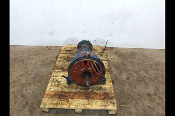 salg af New Holland 7840 RIGHT Rear Half Axle