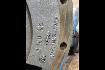 salg af New Holland 7840 LEFT Rear Half Axle