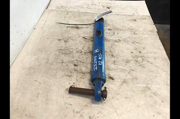 salg af New Holland 7840 RIGHT Lift Cylinder