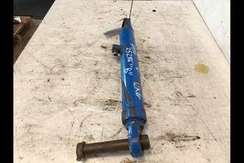 salg af New Holland 7840 LEFT Lift Cylinder