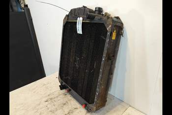 salg af New Holland 7840  Water Radiator