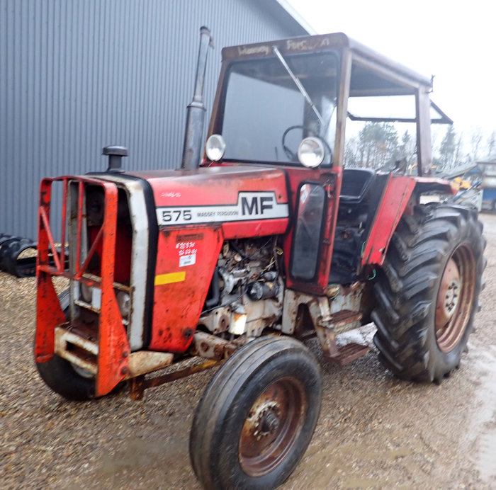 Massey Ferguson 575 tractor - Tractors