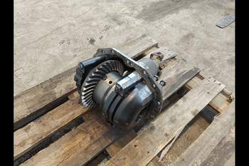 salg af Massey Ferguson 6716S  Front axle differential