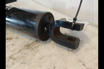 salg af New Holland BB9060  Hydraulic Cylinder