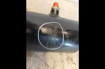 salg af New Holland BB9060  Hydraulic Cylinder