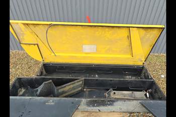 salg af New Holland BB9060  Hood and fender