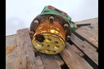 salg af John Deere 6620 LEFT Front axle final drive