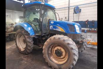 salg af New Holland T6040 traktor