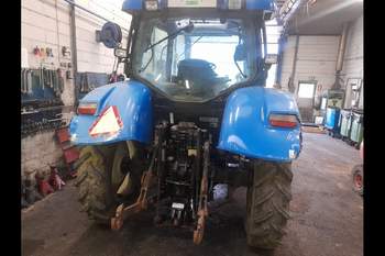 salg af New Holland T6040 traktor