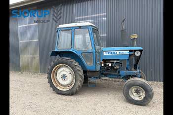 Ford 6700 tractor