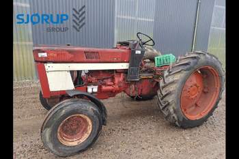 Case 844 traktor