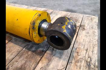 salg af Hydraulisk Cylinder Massey Ferguson 965 