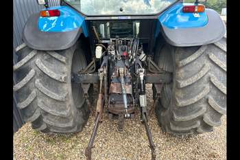 salg af New Holland 8160 tractor