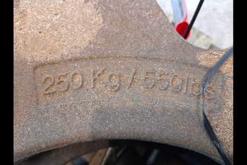 salg af New Holland T7.165  Wheel weight