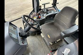 salg af New Holland 8770 traktor