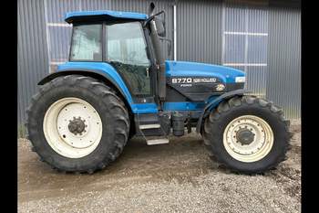 salg af New Holland 8770 traktor