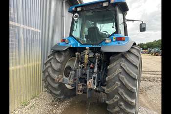 salg af New Holland 8770 traktor