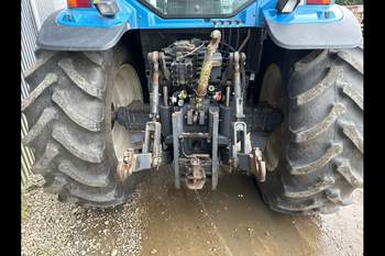 salg af New Holland 8770 tractor