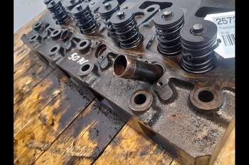 salg af Case 4240  Cylinder Head