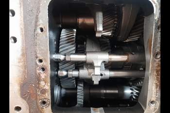 salg af Baktransmission Valtra T254 