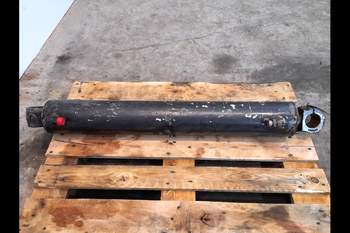 salg af New Holland B115C  Hydraulic Cylinder