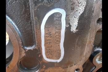 salg af New Holland B115C  Engine Block