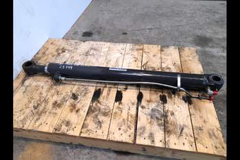 salg af New Holland B115C  Hydraulic Cylinder