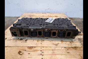 salg af New Holland B115C  Cylinder head