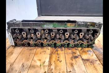 salg af John Deere 6150M  Cylinder Head