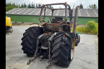 salg af New Holland T8040 traktor