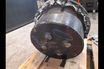 salg af New Holland T8040 RIGHT Front axle final drive