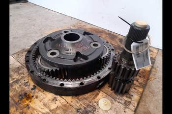 salg af New Holland T8040 RIGHT Rear axle planetary gear