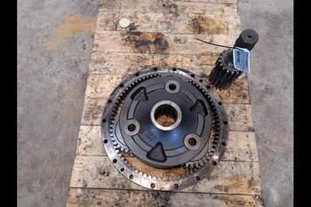 salg af New Holland T8040 LEFT Rear axle planetary gear