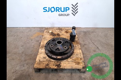 salg af New Holland T8040 LEFT Rear axle planetary gear