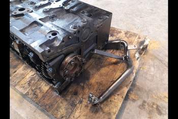 salg af Begagnade shortblock New Holland T8040 