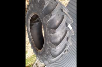 salg af New Holland T7.200 RIGHT Tire