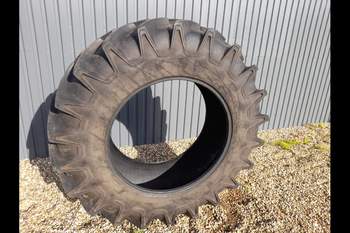 salg af Massey Ferguson 4255 RIGHT Tire