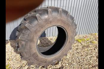 salg af Massey Ferguson 4255 RIGHT Tire